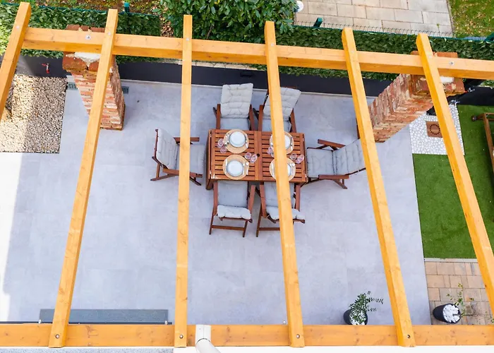 The Olive Tree マリンスカ