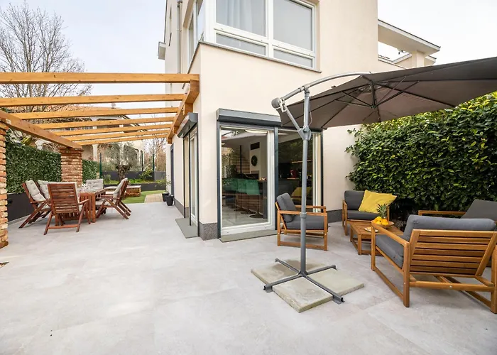 The Olive Tree アパート マリンスカ