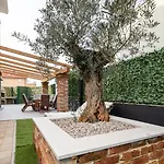 The Olive Tree דירה *